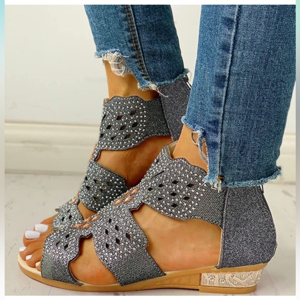 Sandals - Picture 2 of 6